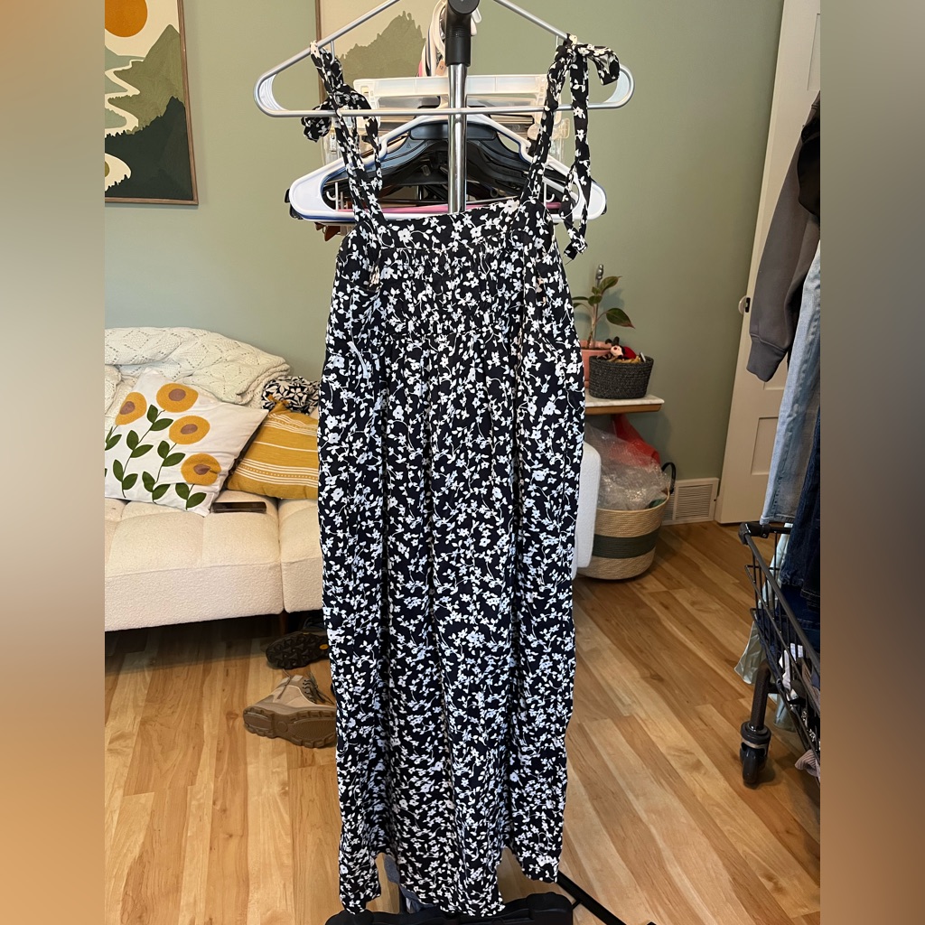Old Navy Black And White Floral Sundress